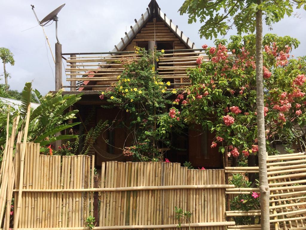 The Village House Puerto Princesa Exterior foto